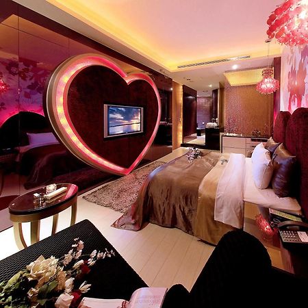 Sasha Motel Тайчжун Экстерьер фото