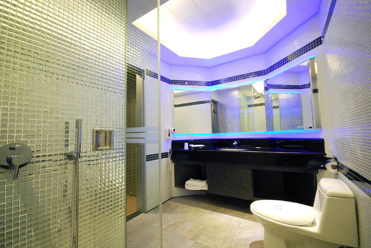 Sasha Motel Тайчжун Экстерьер фото