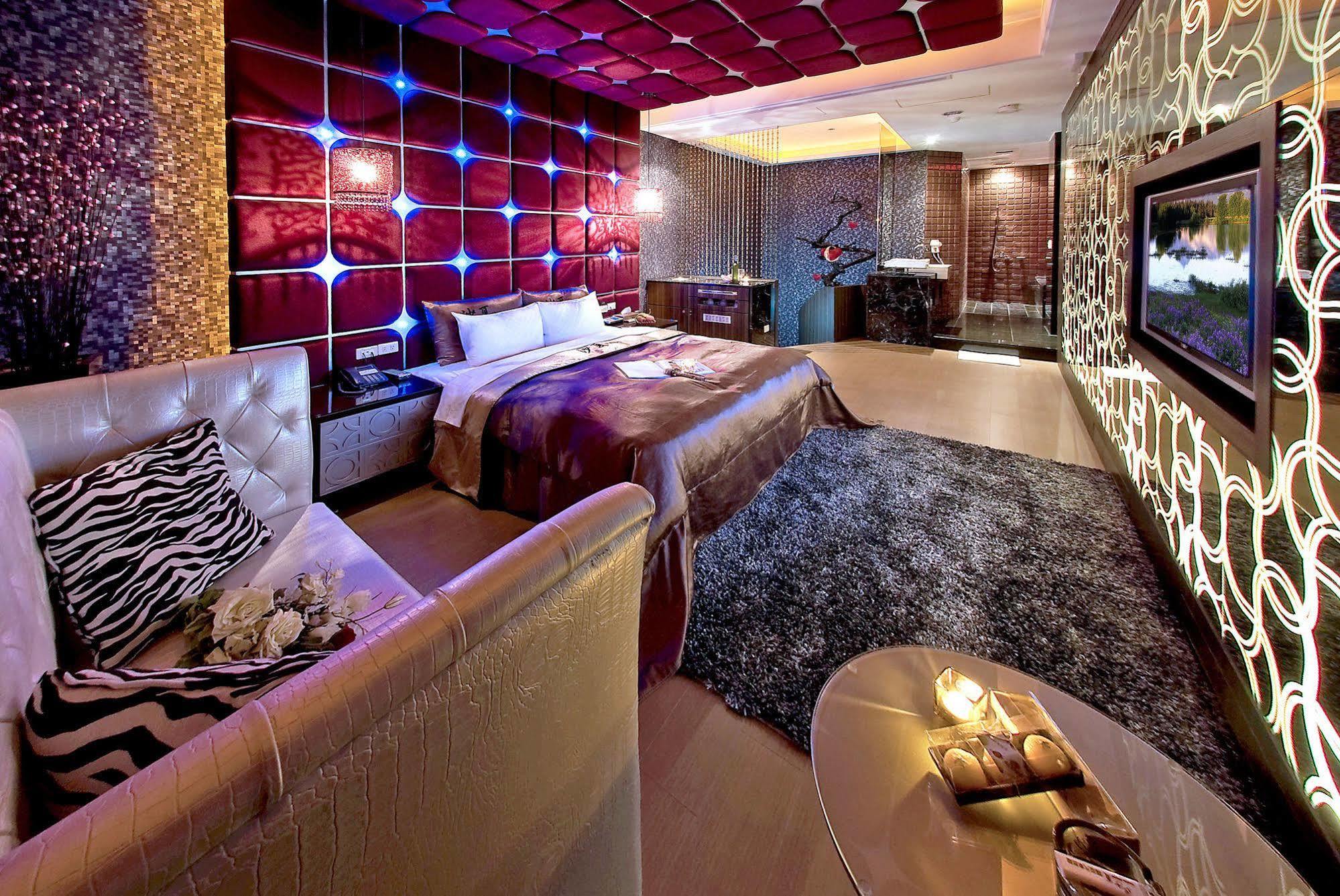 Sasha Motel Тайчжун Экстерьер фото