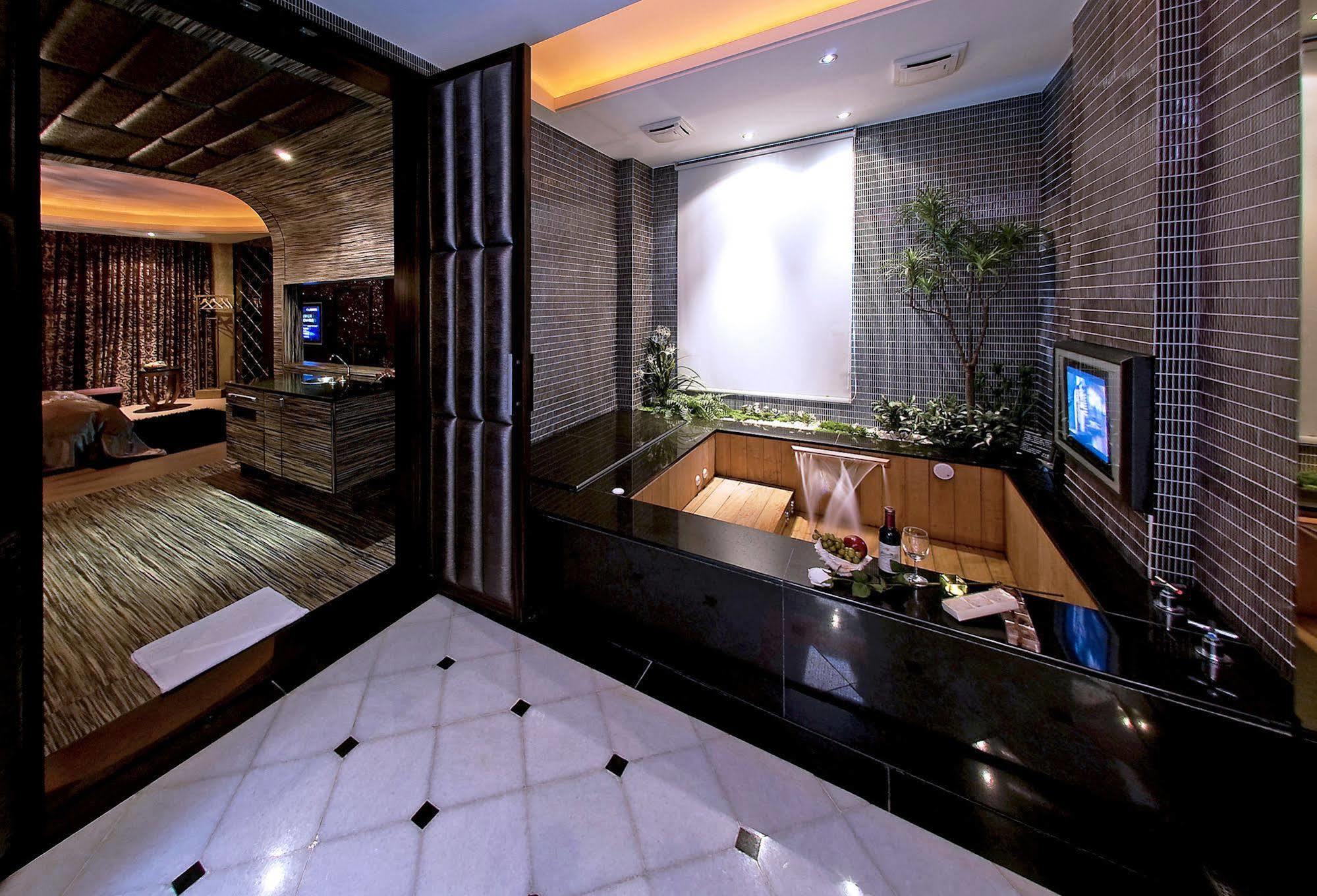 Sasha Motel Тайчжун Экстерьер фото