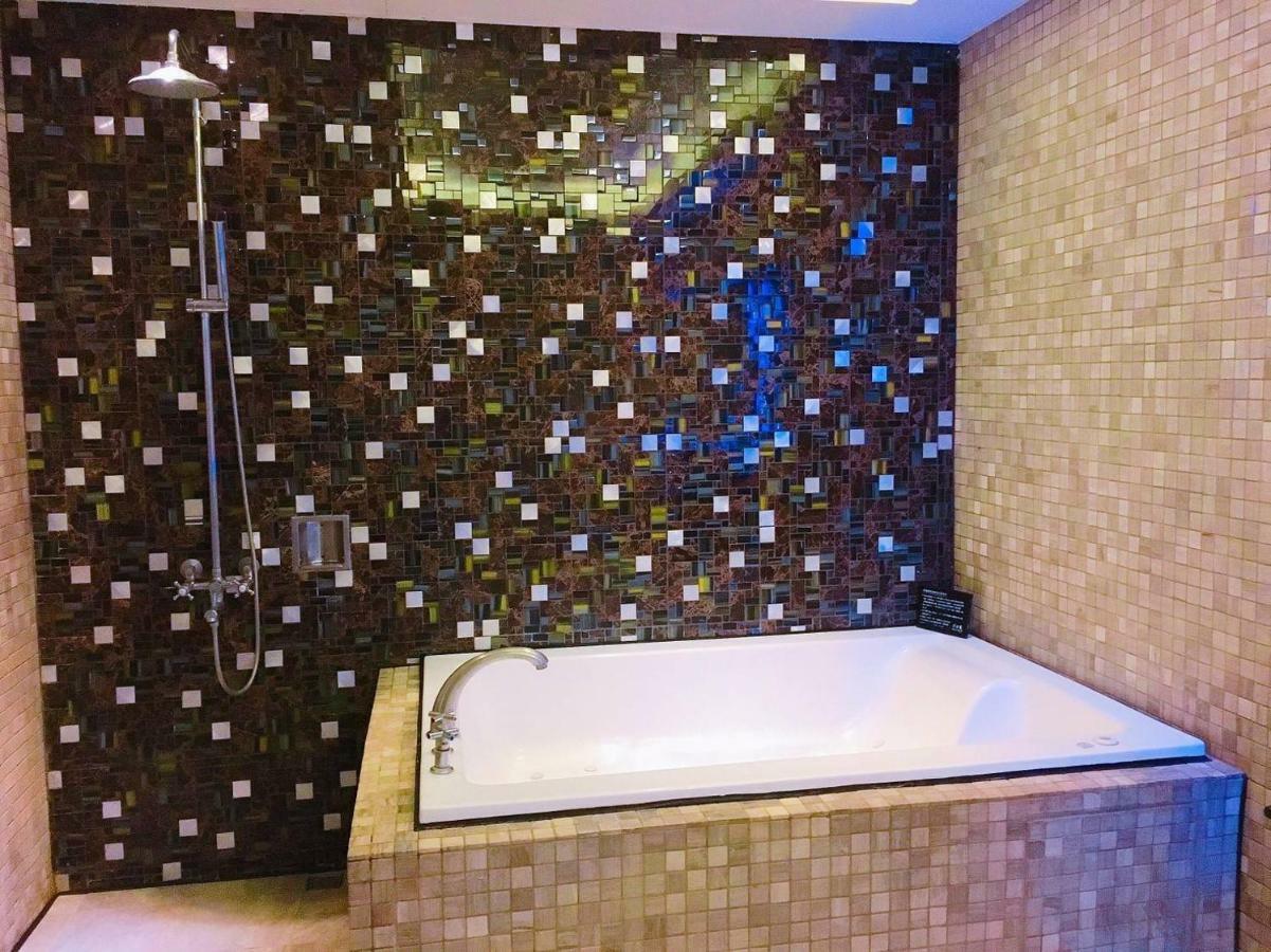Sasha Motel Тайчжун Экстерьер фото