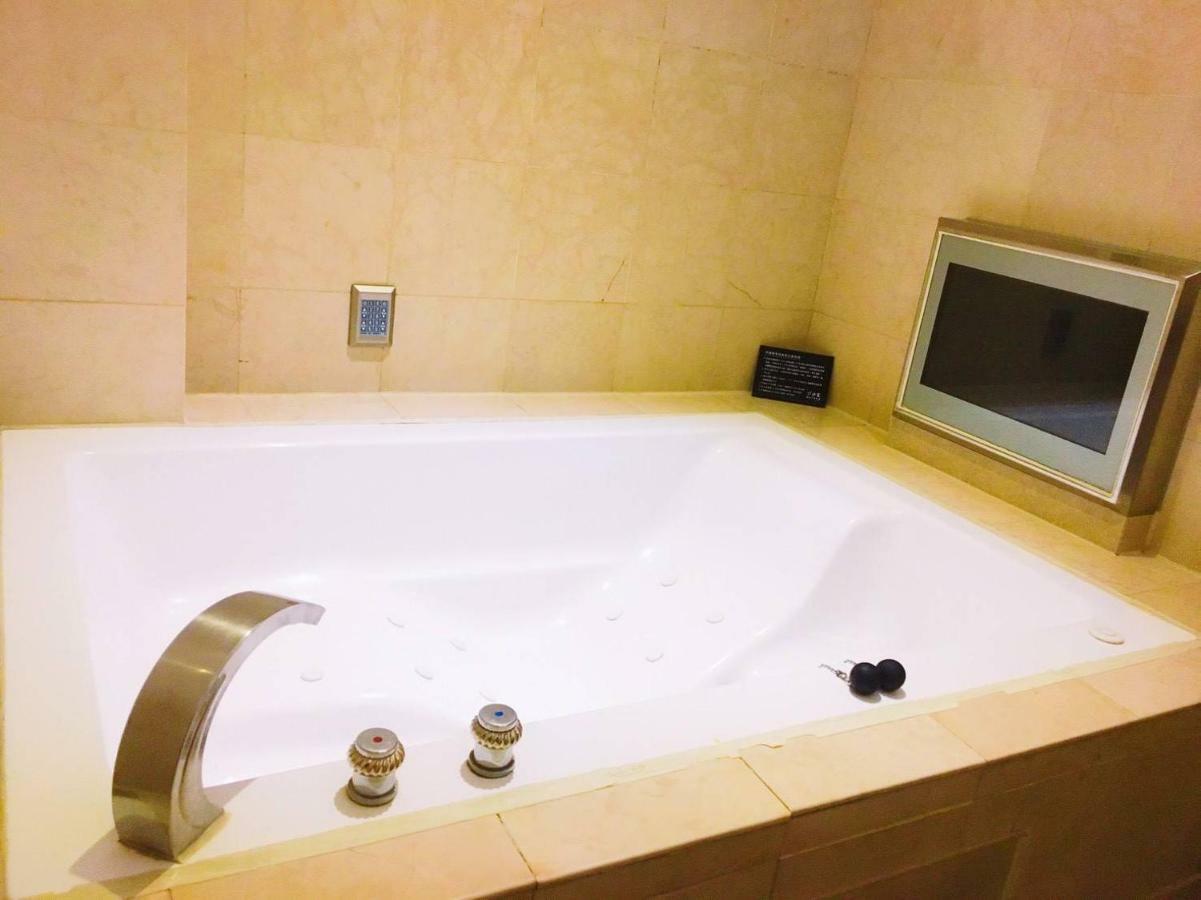Sasha Motel Тайчжун Экстерьер фото