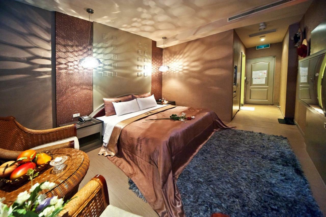 Sasha Motel Тайчжун Экстерьер фото