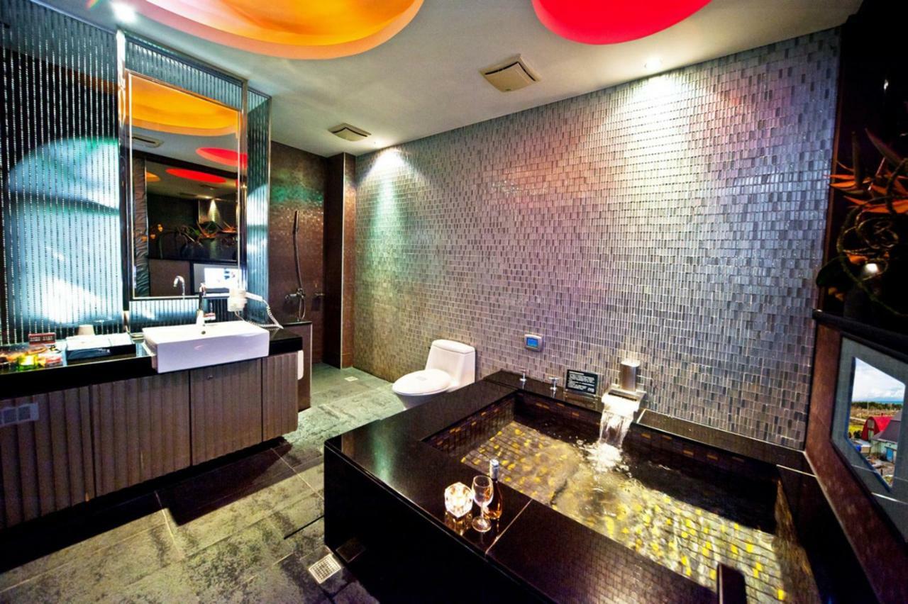 Sasha Motel Тайчжун Экстерьер фото