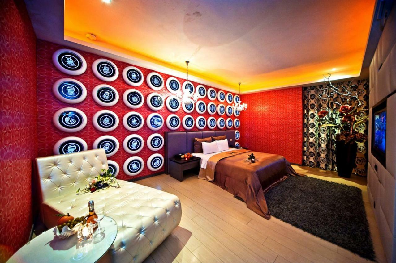 Sasha Motel Тайчжун Экстерьер фото
